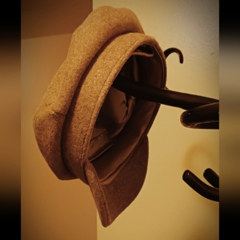 Universal Thread Newsboy Cap - Picture 2 of 3